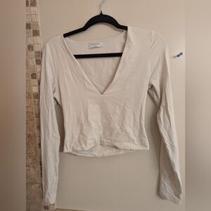 Babaton crop long sleeve v-neck shirt